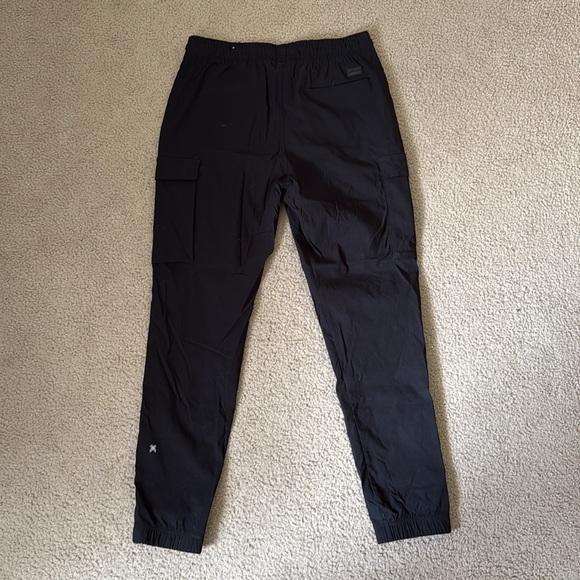 Kenneth Cole “The Tech Jogger Pant” - Picture 2 of 3